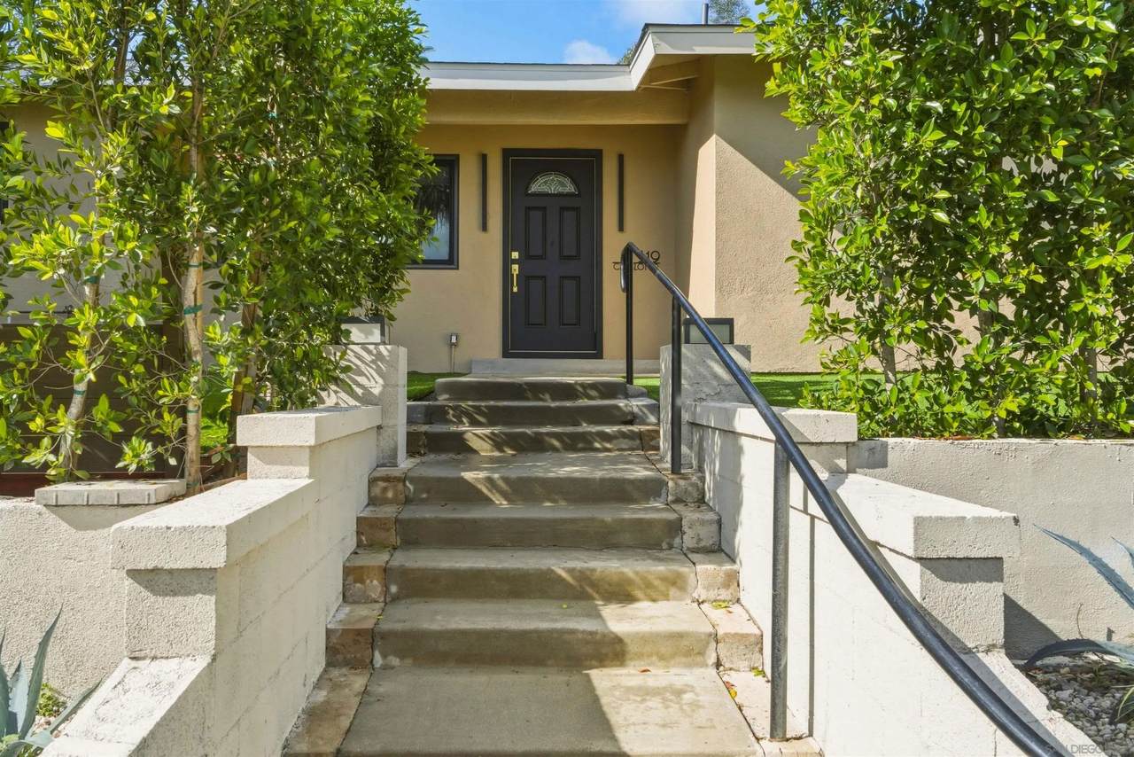 519 Camelot Dr - Photo 1