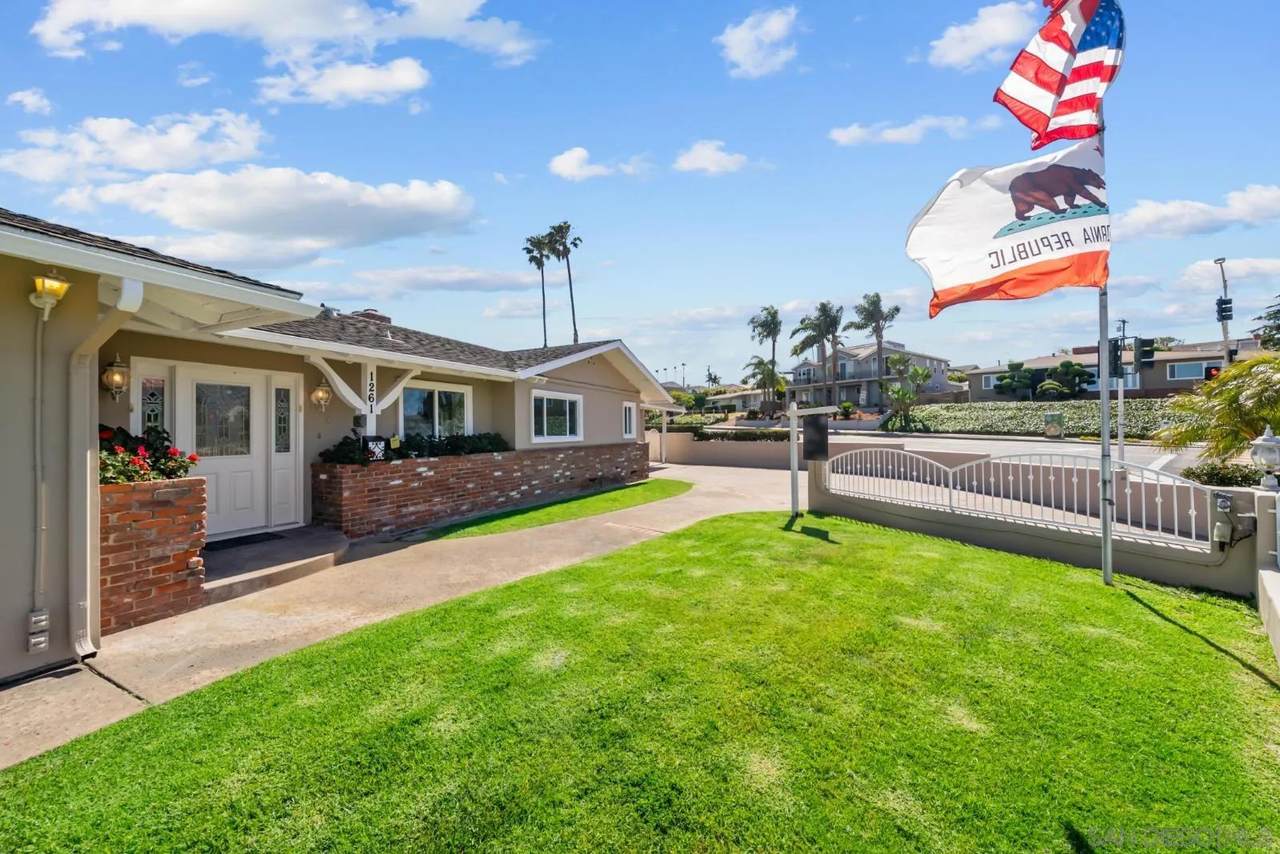 1261 Catalina - Photo 1