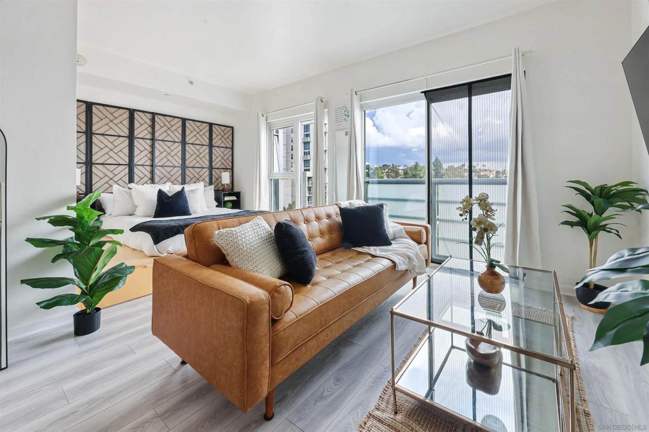 550 15Th St - Photo 1