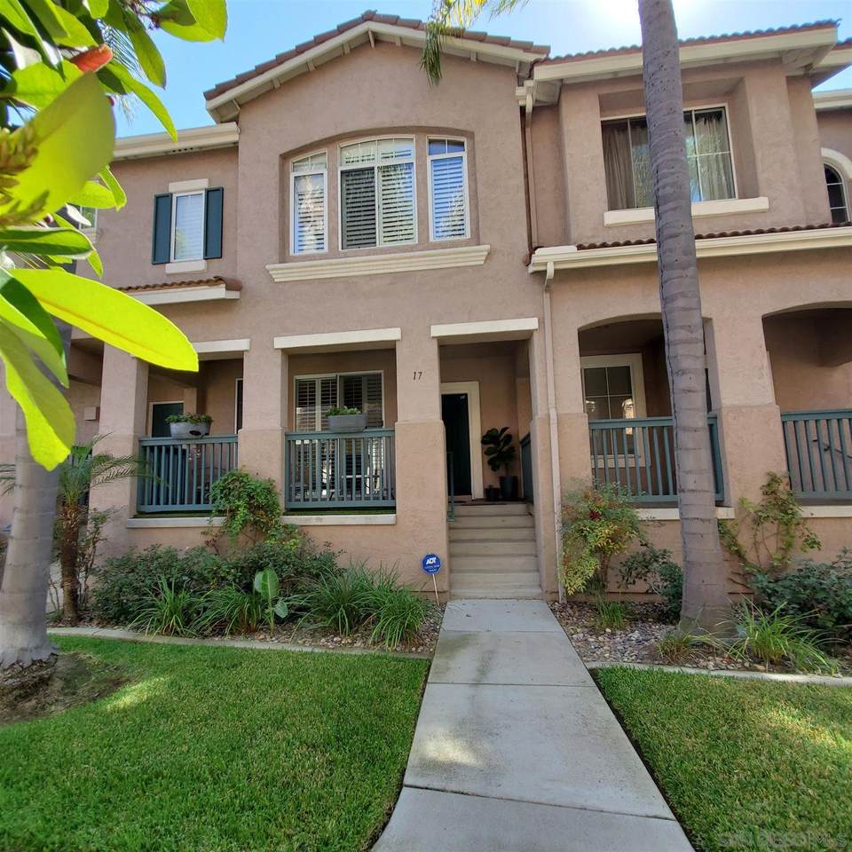 946 Camino De La Reina - Photo 1