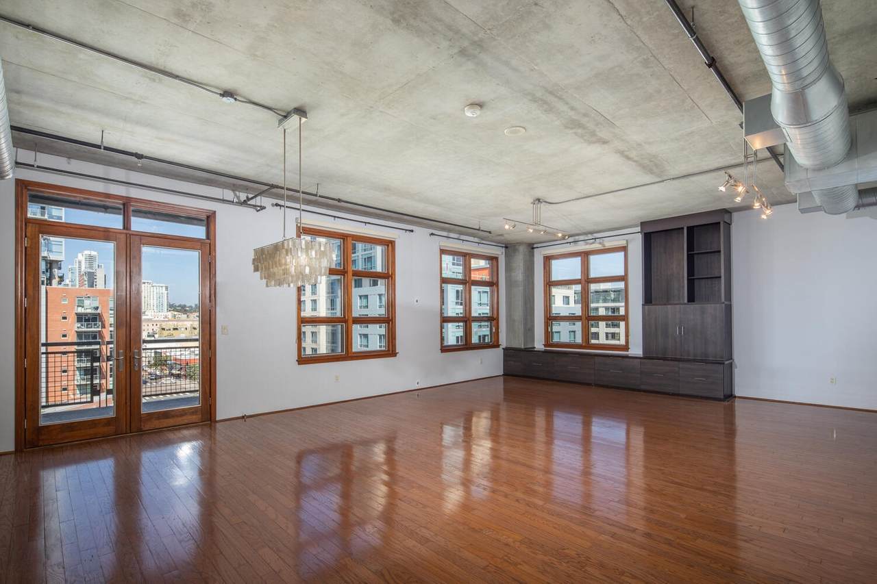 877 Island Avenue - Photo 1