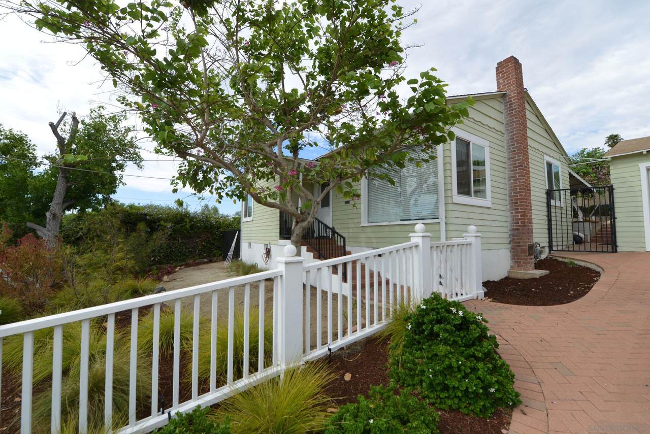 4473 Maple Ave - Photo 1