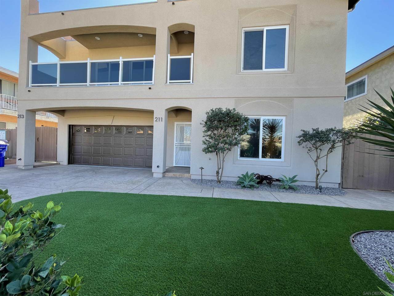 211 Date Ave - Photo 1