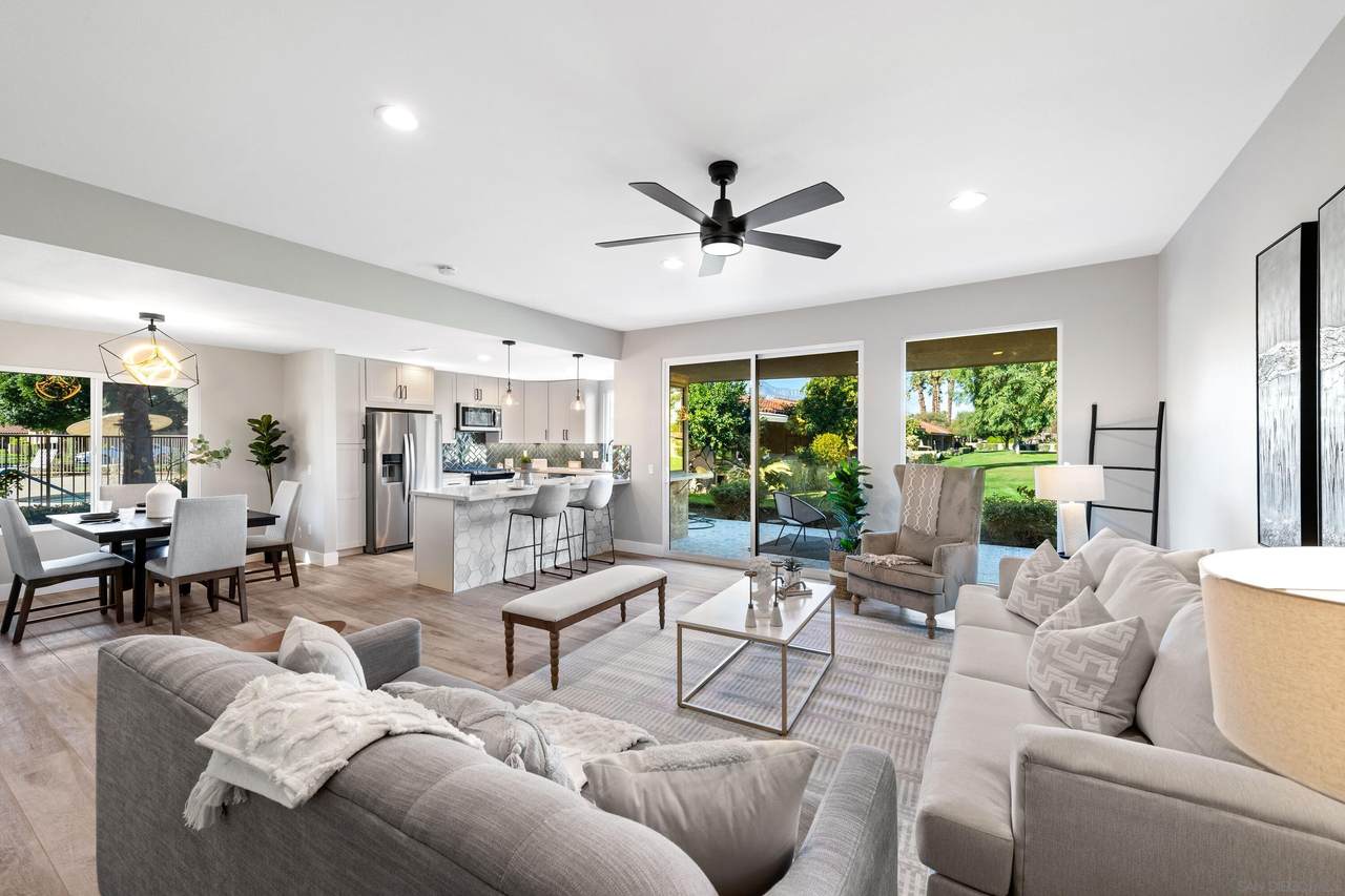 33 Malaga Dr - Photo 1