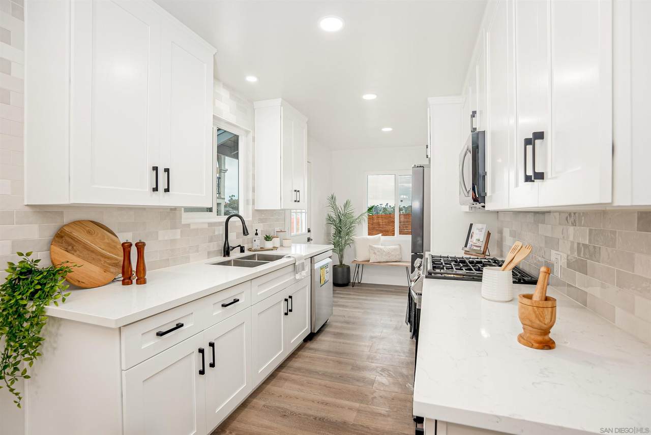 1238 Laguna St - Photo 1