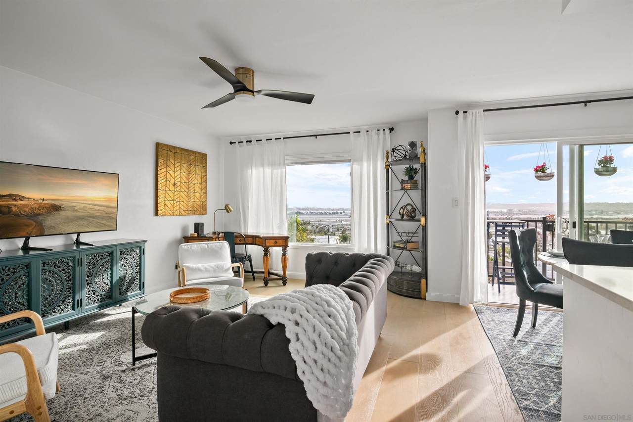 1841 Linwood - Photo 1