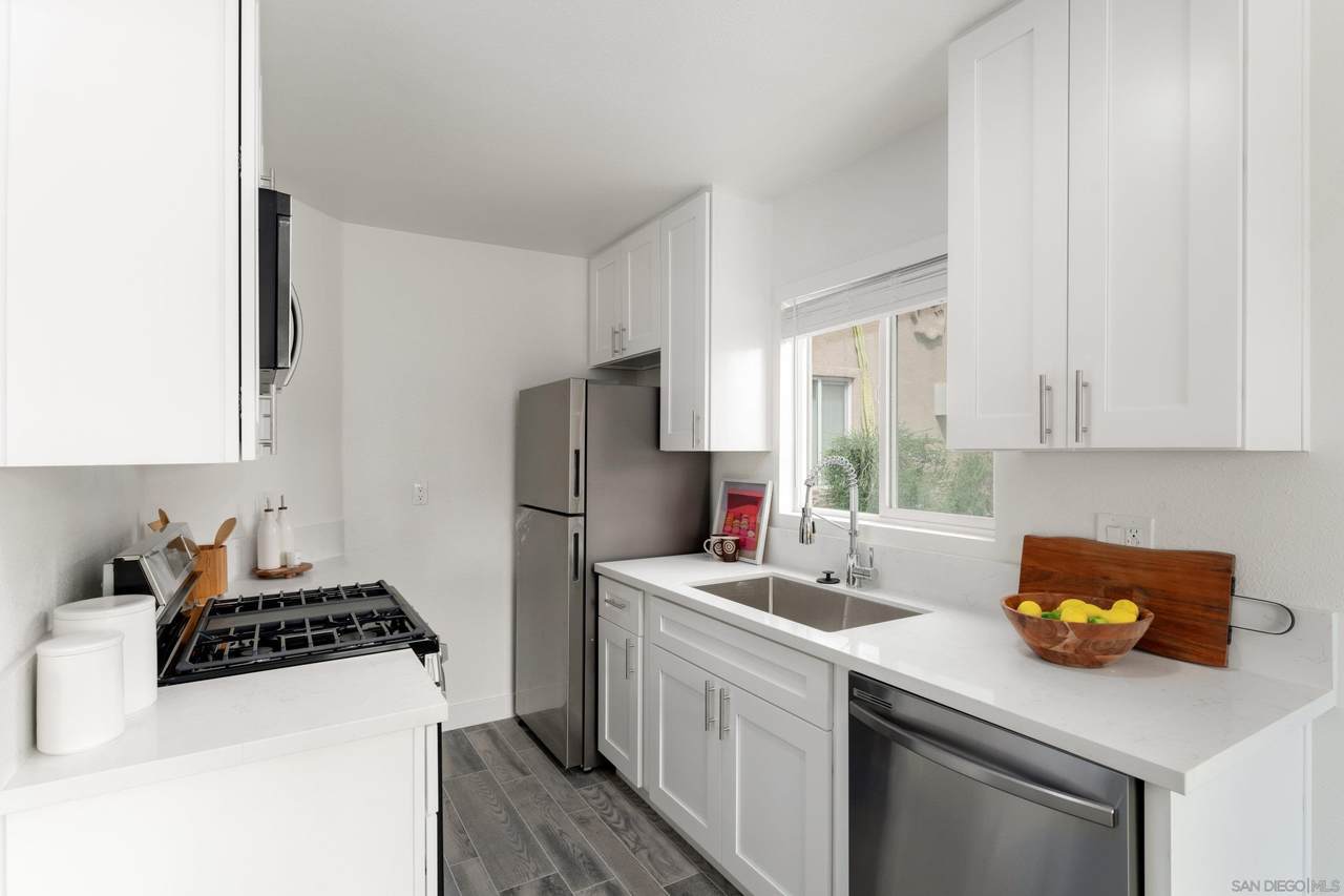 4654 33rd St - Photo 1