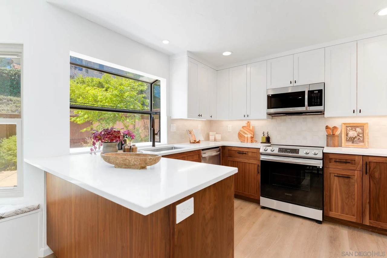 721 Summersong Ln - Photo 1