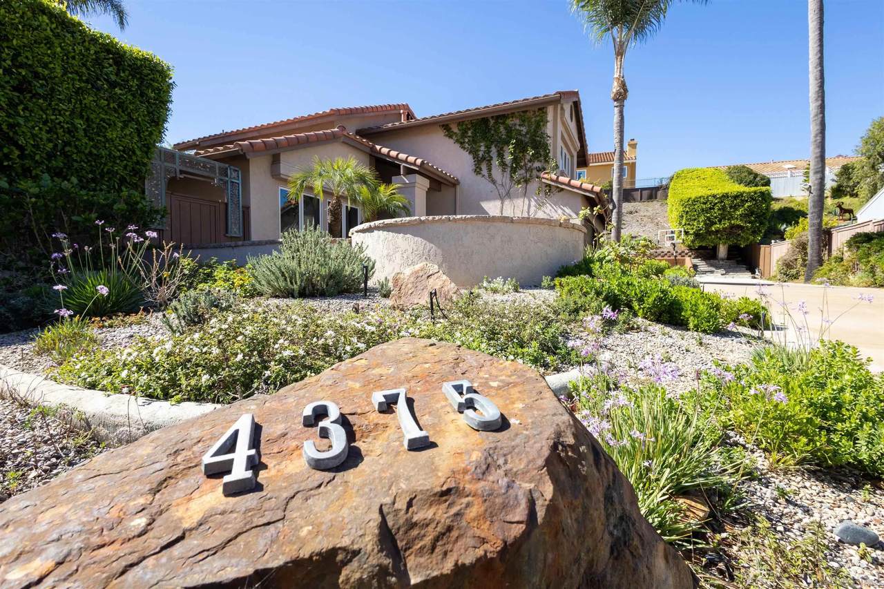 4375 Stanford Street - Photo 1