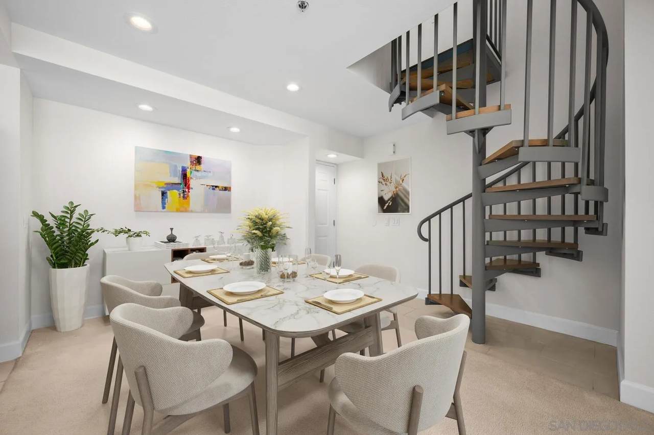 640 Camino De La Reina - Photo 1