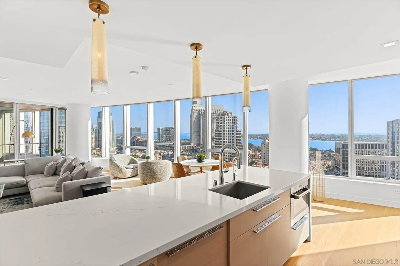 888 E Street - Photo 1