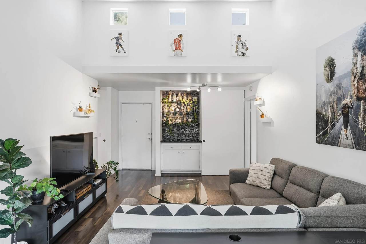 1885 Diamond St - Photo 1