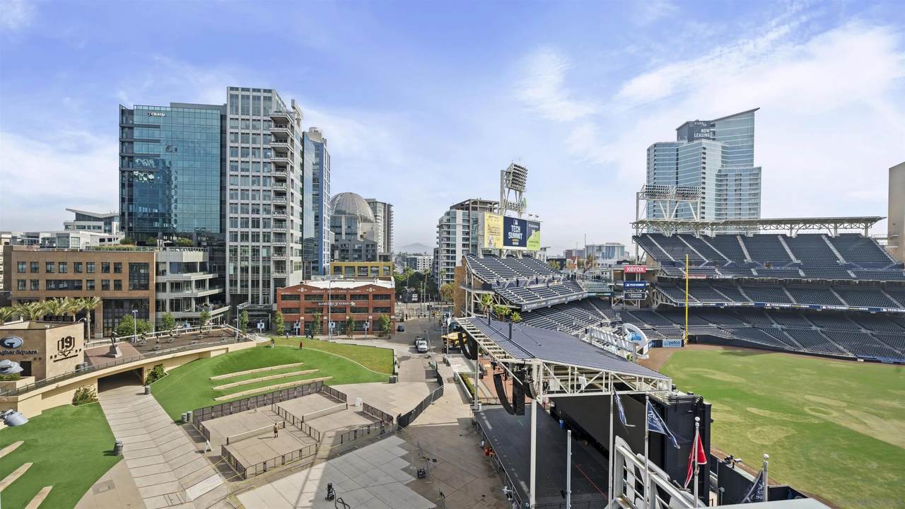 325 7Th Ave - Photo 1