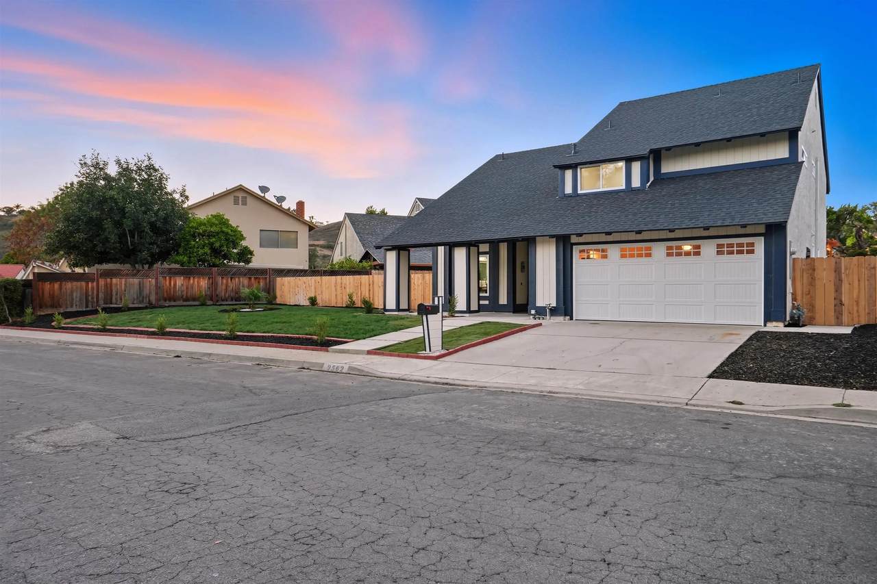 9562 Benavente St - Photo 1