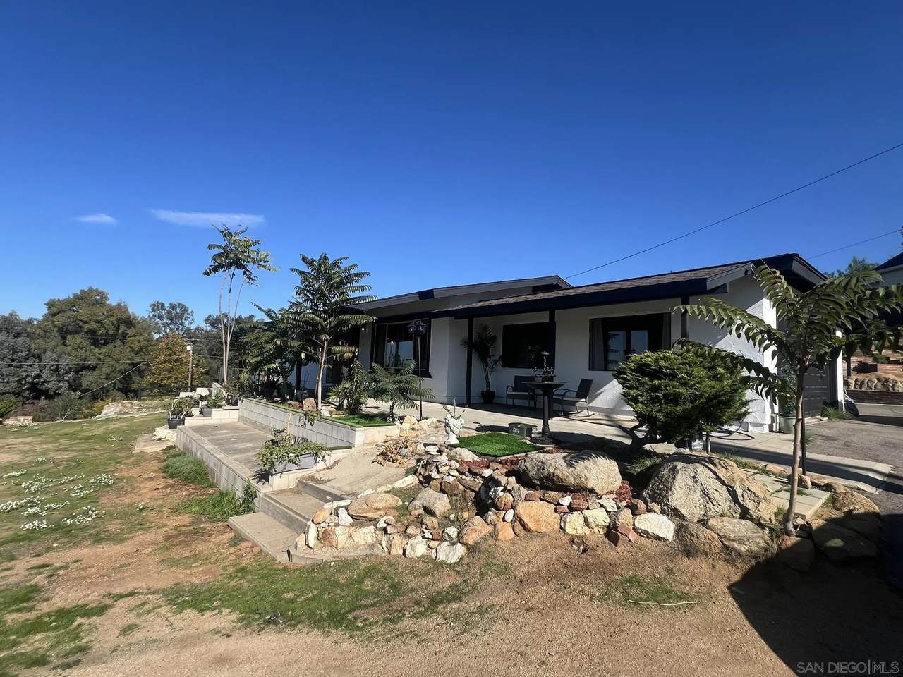 272 Lilac Dr - Photo 1