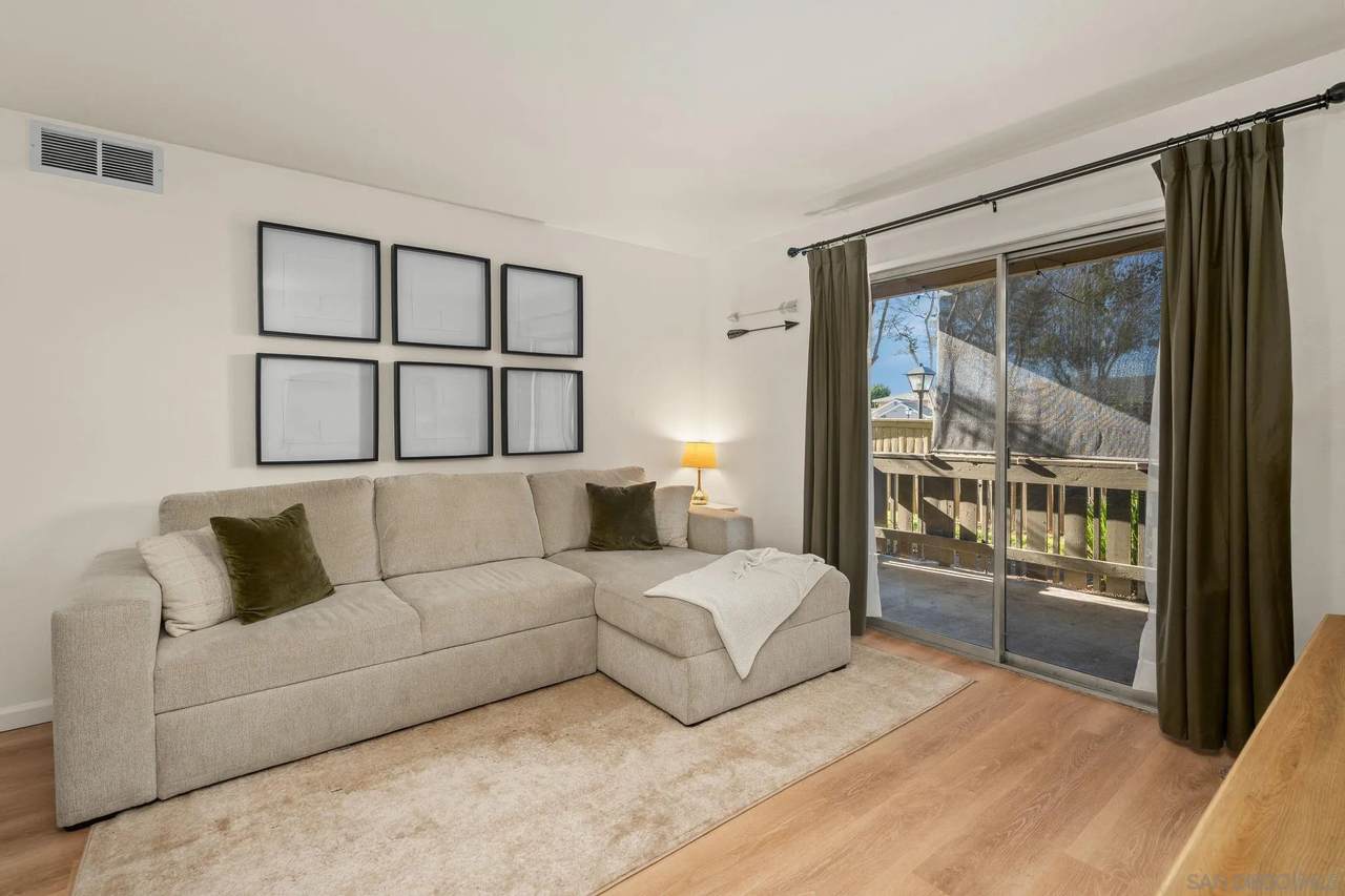 2528 White Oak Pl - Photo 1