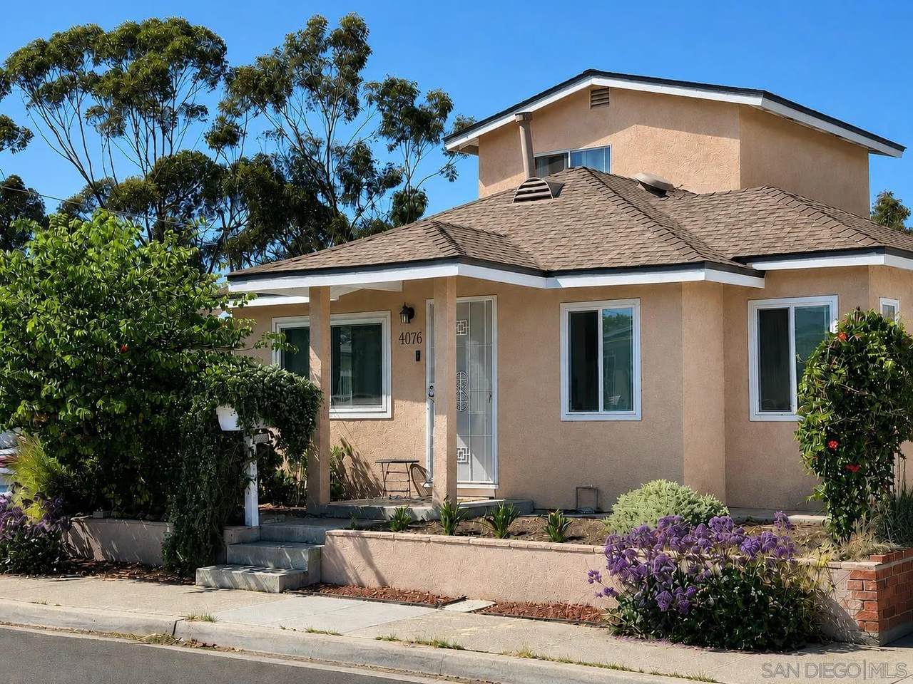 4076 Manzanita Dr - Photo 1
