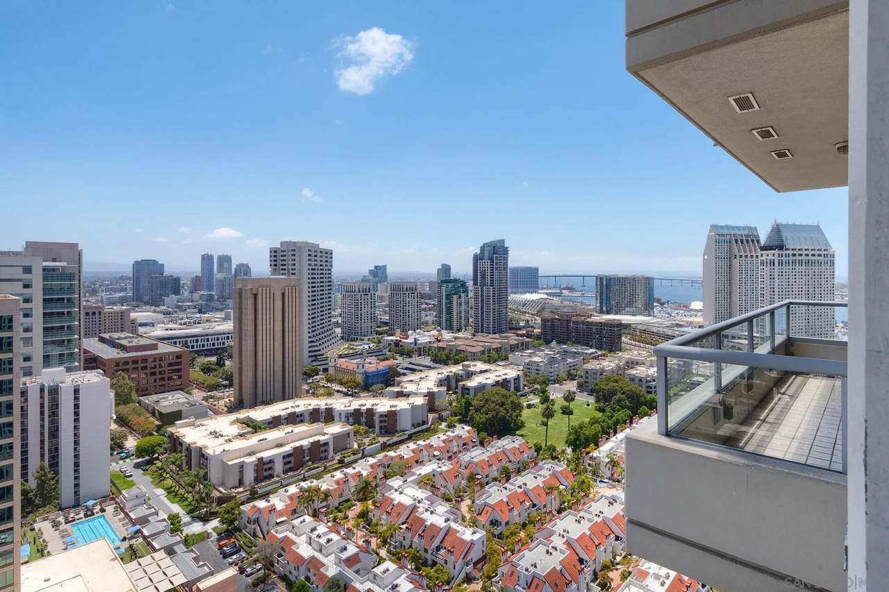 700 E Street - Photo 1