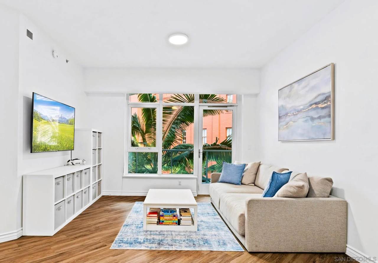 1431 Pacific Highway - Photo 1
