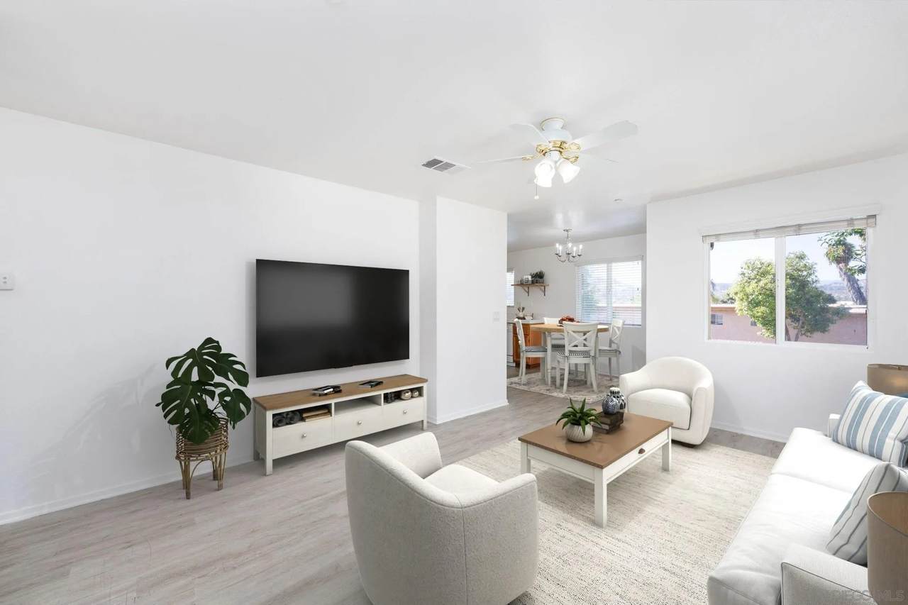 9728 Marilla - Photo 1