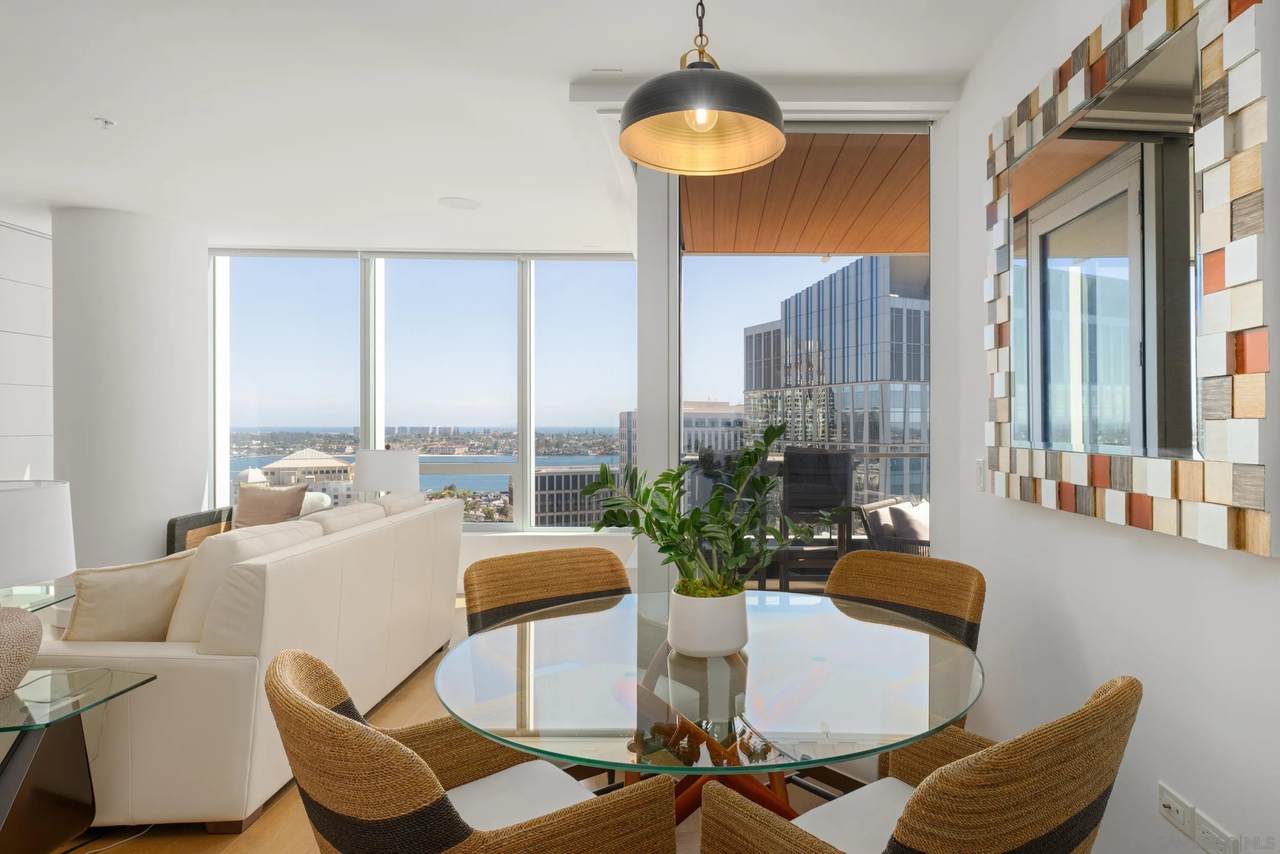 888 E Street - Photo 1