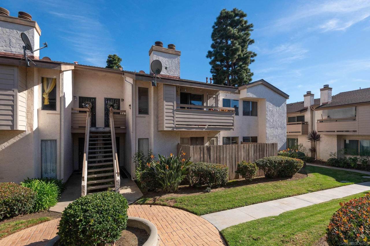 1727 Melrose Ave - Photo 1