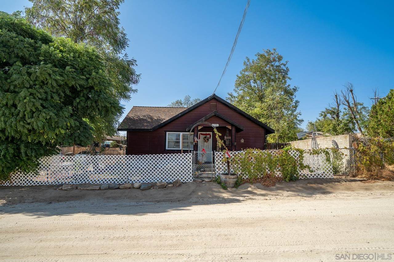 1390 Dewey Pl - Photo 1