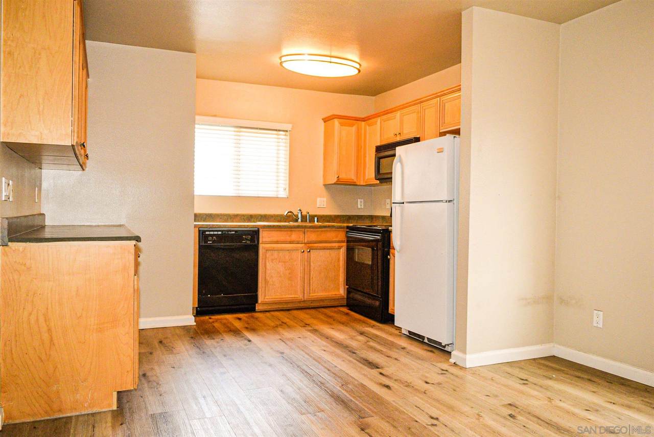 2550 White Oak Pl - Photo 1