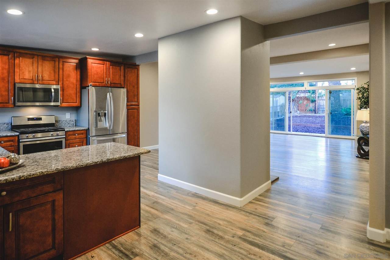 971 Hilltop Dr - Photo 1