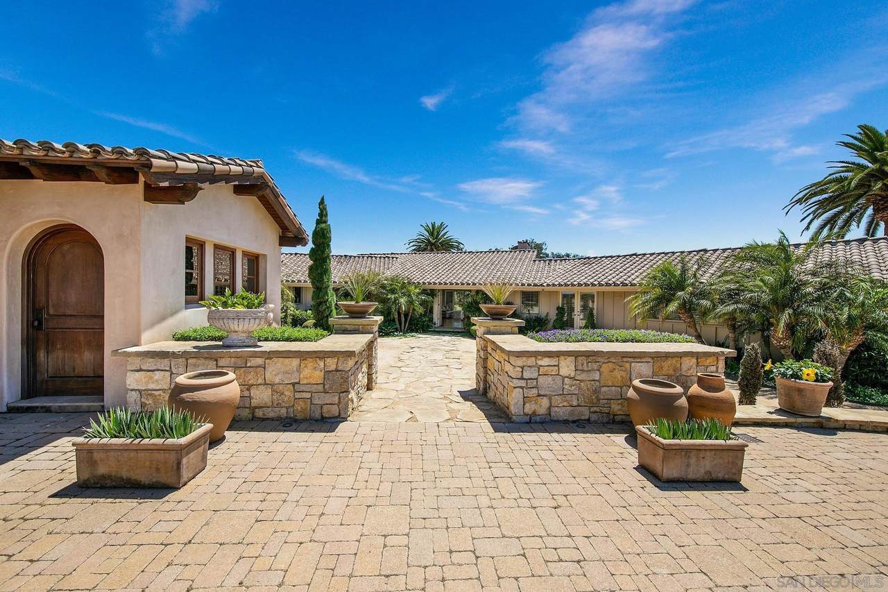 6858 Las Colinas - Photo 1