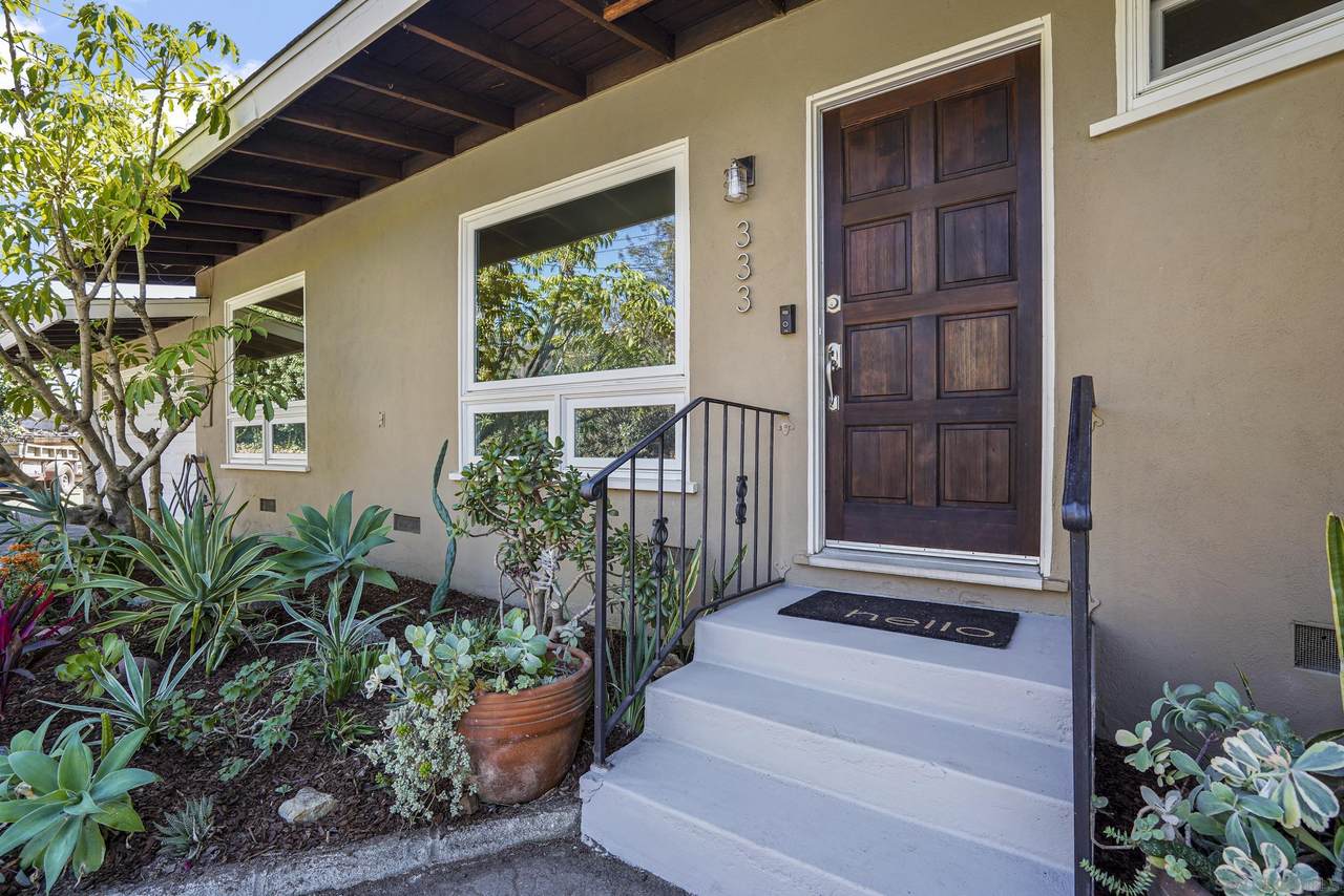 333 Woodcrest Ln - Photo 1