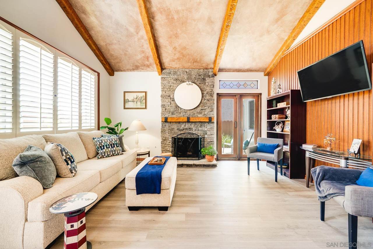 6433 La Paloma Street - Photo 1