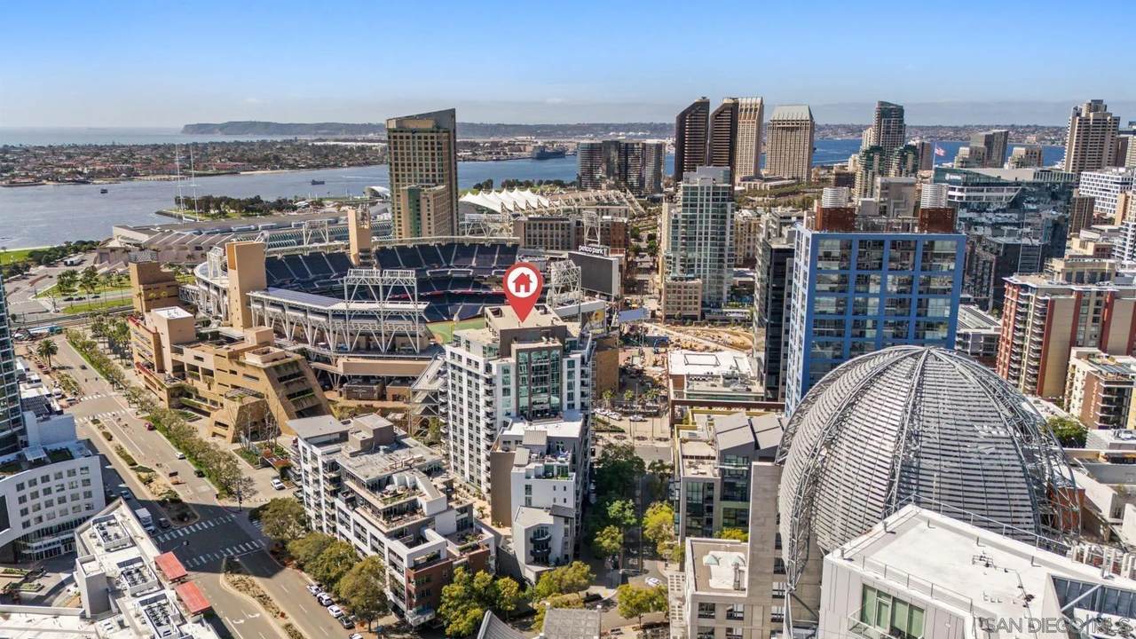 253 10Th Ave - Photo 1