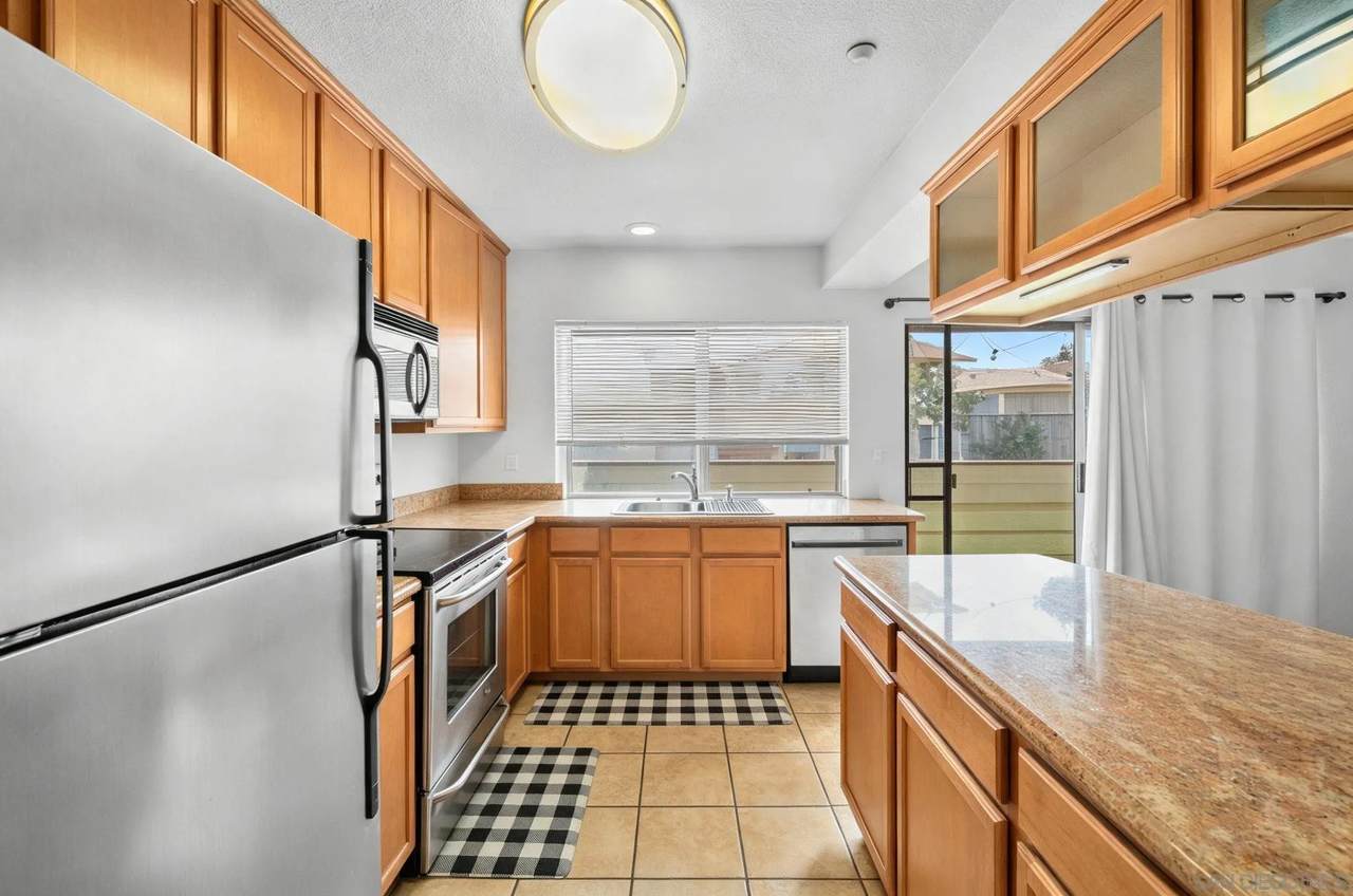 615 Fredricks Ave - Photo 1
