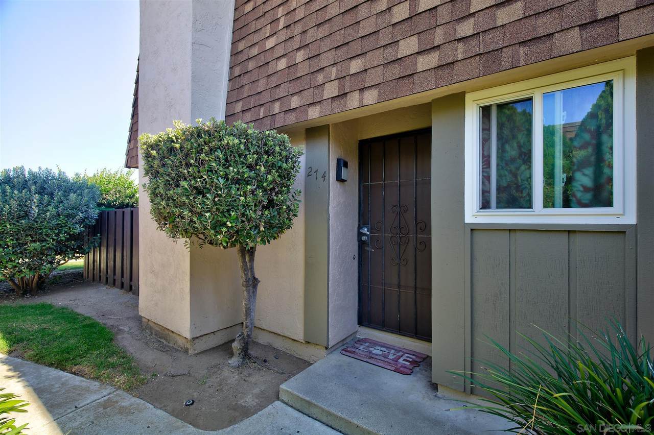 274 Holiday Way - Photo 1