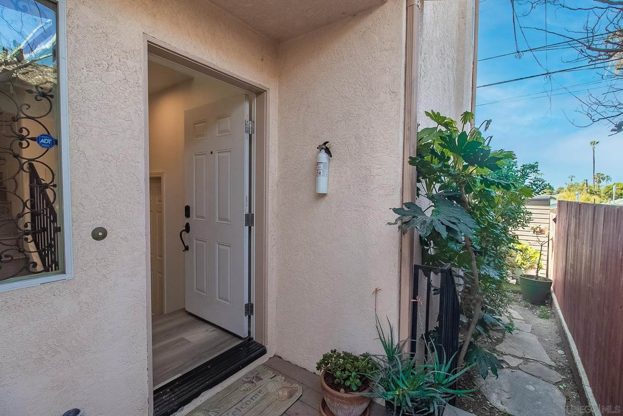 4634 Arizona St - Photo 1