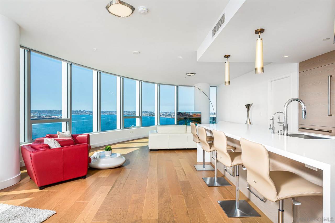 888 E Street - Photo 1