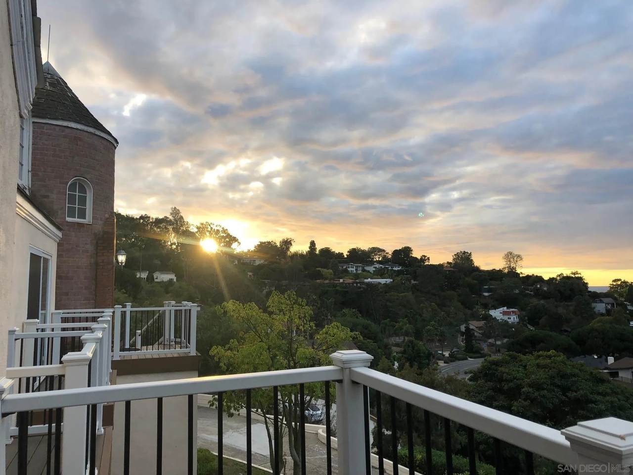 1935 Nautilus St - Photo 1