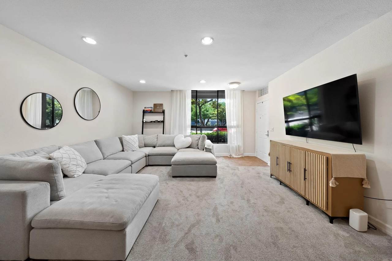 1480 Broadway - Photo 1