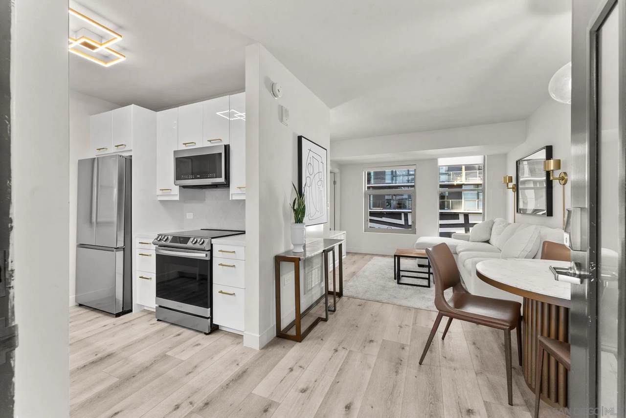 425 Beech St - Photo 1