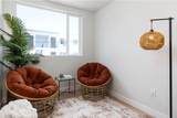 2824 Rowena Avenue - Photo 7