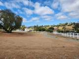1060 Crest View Dr - Photo 15
