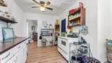 711 Grand - Photo 18