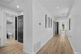 1015 Summit - Photo 17