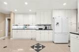 14913 Roxton Avenue - Photo 6