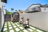 339 La Verne - Photo 2