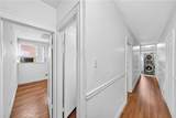 139 Manhattan - Photo 17