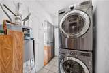 139 Manhattan - Photo 24