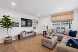1346 Hillcrest - Photo 2