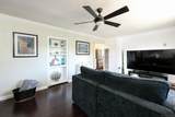 2040 Robinson - Photo 3